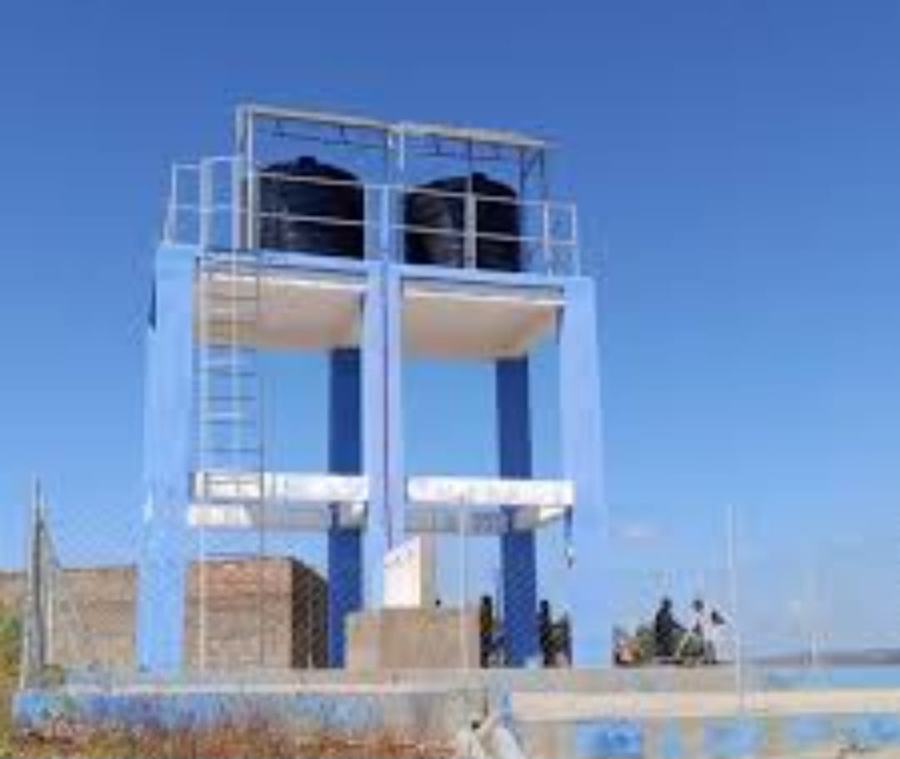 Torre de abastecimento de água em Doa